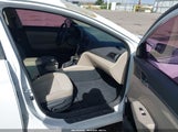 Hyundai Elantra Value Edition 5NPD84LF8JH277856 снимка