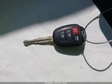Toyota Corolla Le 2T1BURHE5JC038087 снимка