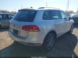 Volkswagen Touareg V6 Lux WVGEF9BP7FD002103 снимка