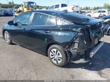 Toyota Prius Three JTDKARFU8J3545769 снимка