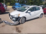Toyota Prius C Two JTDKDTB31C1017135 снимка