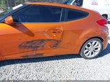 Hyundai Veloster Base W/Black KMHTC6AD8DU085270 снимка