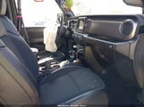 Jeep Wrangler Freedom 4X4 1C4GJXAN2MW656251 fotografie