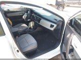 Toyota Corolla Le Eco 5YFBPRHE9FP266687 снимка