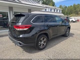 Toyota Highlander Le/Le Plus 5TDBZRFHXJS818317 снимка