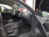 Volkswagen Tiguan 2.0T/2.0T S WVGAV7AX2HK034169 fotografie