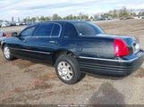 Lincoln Town Car Livery Pkg 2LNHM84W28X646136 снимка