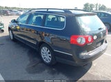 Volkswagen Passat Turbo WVWXK73C38E049974 снимка