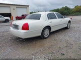 Lincoln Town Car Signature 1LNHM82W73Y686949 снимка