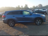 Toyota Highlander Le 5TDBZRFH3JS889441 fotografie