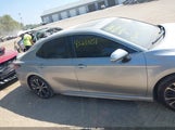 Toyota Camry Se 4T1B11HK9JU666572 fotografie