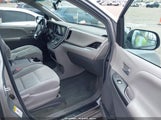 Toyota Sienna Le 8 Passenger 5TDKZ3DC6HS850566 снимка