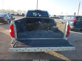 Toyota Tundra Sr5 5.7L V8 5TFCY5F18JX023487 снимка