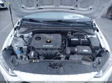 Hyundai Elantra Se 5NPD74LF7HH040790 снимка