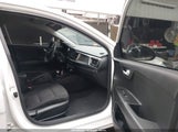 Kia Rio S 3KPA24AD4LE274725 снимка