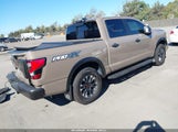 Nissan Titan Pro-4X 4X4 1N6AA1ED7RN103514 fotografie