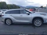 Toyota Highlander Hybrid Platinum 5TDEBRCH9SS654727 fotografie