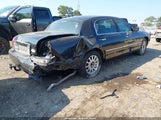 Lincoln Town Car Signature 1LNHM81V16Y625397 fotografie