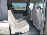 Chrysler Town & Country Touring 2A8HR541X9R591104 fotografie