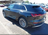 Audi E-Tron Premium Plus WA1LAAGEXKB021974 снимка