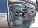 Toyota Sienna Le V6 5TDKK3DC4BS132784 снимка