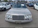 Mercedes-Benz E 320 WDBEA66E8RC026364 снимка