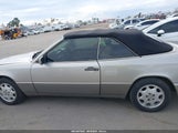 Mercedes-Benz E 320 WDBEA66E8RC026364 снимка