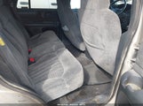 Chevrolet Blazer Ls 1GNDT13W92K231525 снимка