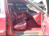 Lincoln Town Car Signature/Spinnaker 1LNLM82W1SY634483 снимка