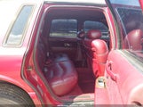 Lincoln Town Car Signature/Spinnaker 1LNLM82W1SY634483 снимка