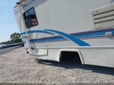 Ford Econoline E350 Cutaway Van 1FDKE30G4SHA99947 снимка
