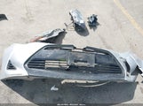 Toyota Corolla Le 5YFBURHE6JP833990 снимка