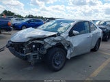 Toyota Corolla Le 5YFBURHE6JP833990 снимка