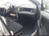 Toyota Rav4 Le JTMBFREV9JJ211886 снимка