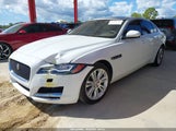 Jaguar Xf 35T Premium SAJBD4BV4HCY33597 снимка
