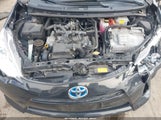 Toyota Prius C Three JTDKDTB36E1083120 снимка