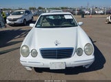 Mercedes-Benz E 320 WDBJF65J2YB120890 снимка