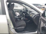 Nissan Rogue S KNMAT2MV2GP658143 fotografie