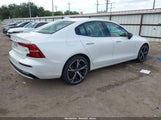 Volvo S60 B5 Plus Dark Theme 7JRL12FL1RG295087 снимка