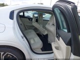 Volvo S60 B5 Plus Dark Theme 7JRL12FL1RG295087 снимка