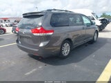 Toyota Sienna Xle V6 8 Passenger 5TDYK3DC8ES459820 снимка