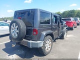 Jeep Wrangler Unlimited Sahara 1C4HJWEG4GL158231 photo