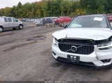 Volvo Xc40 T5 R-Design YV4162UM6N2731830 photo