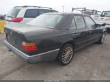 Mercedes-Benz 300 E WDBEA30D6JA624502 снимка