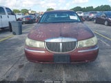 Lincoln Town Car Signature 1LNHM82W22Y635311 fotografie