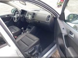 Volkswagen Tiguan 2.0T S WVGBV7AX4HK000867 снимка