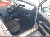 Toyota Prius C Four JTDKDTB31E1076799 снимка