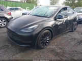 Tesla Model Y Performance Dual Motor All-Wheel Drive 5YJYGDEFXMF124612 fotografie