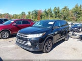 Toyota Highlander Le 5TDBZRFH3JS871103 fotografie