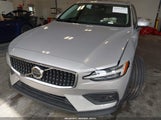 Volvo V60 Cross Country B5 Plus YV4L12WK1S2149939 fotografie